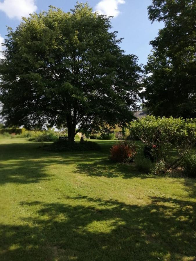 Les Berges De La Planchette Bed & Breakfast Yvignac-la-Tour Dış mekan fotoğraf