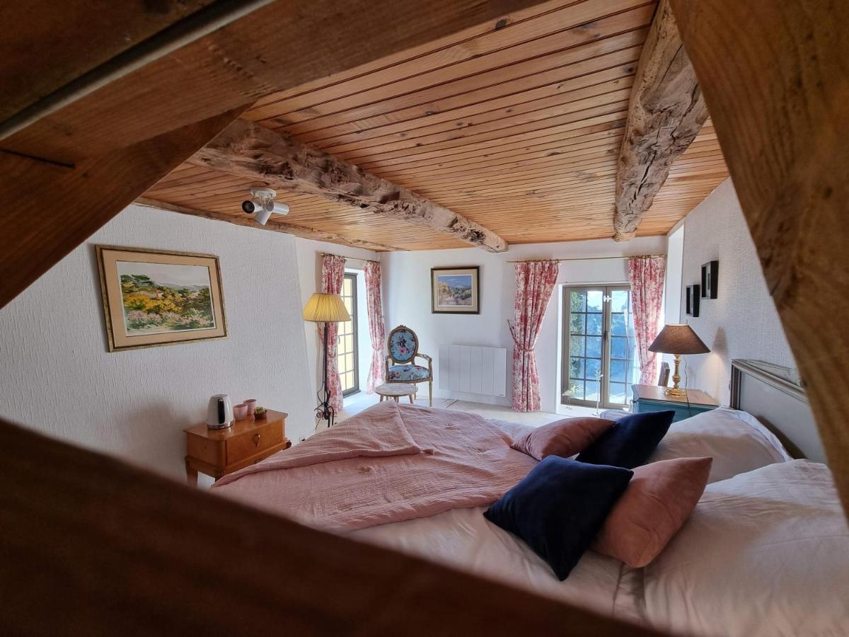 Les Berges De La Planchette Bed & Breakfast Yvignac-la-Tour Oda fotoğraf