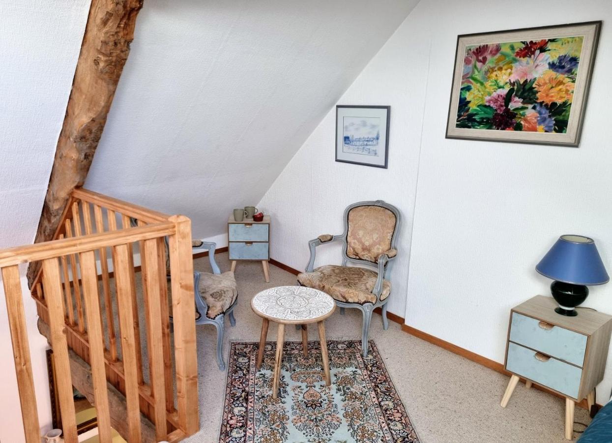 Les Berges De La Planchette Bed & Breakfast Yvignac-la-Tour Oda fotoğraf